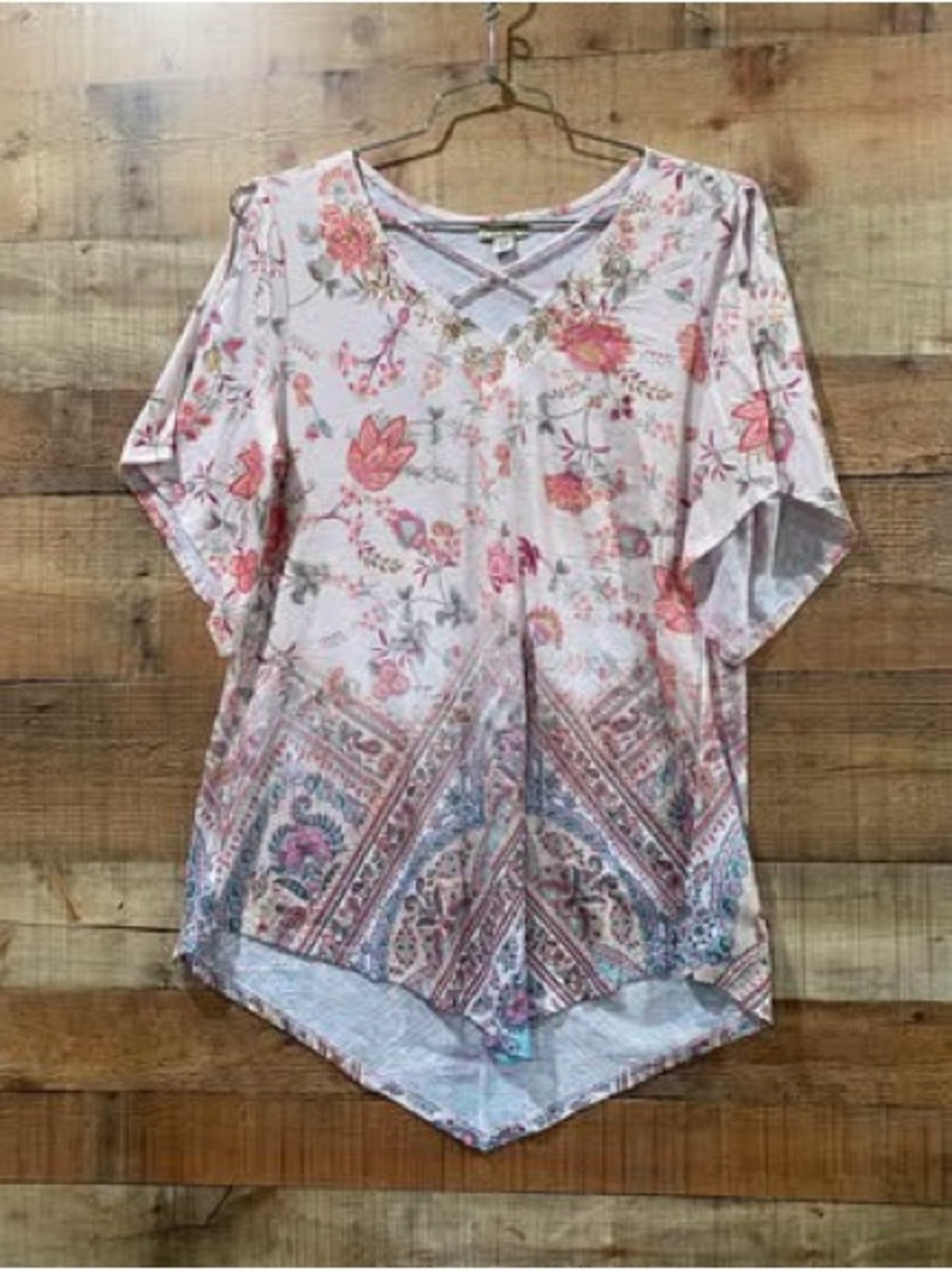 One world Blush Floral V-Neck Tunic with Crisscross Detail Size Large